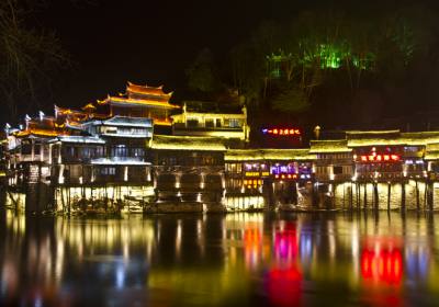 夜游鳳凰古城，感受別樣的古城美